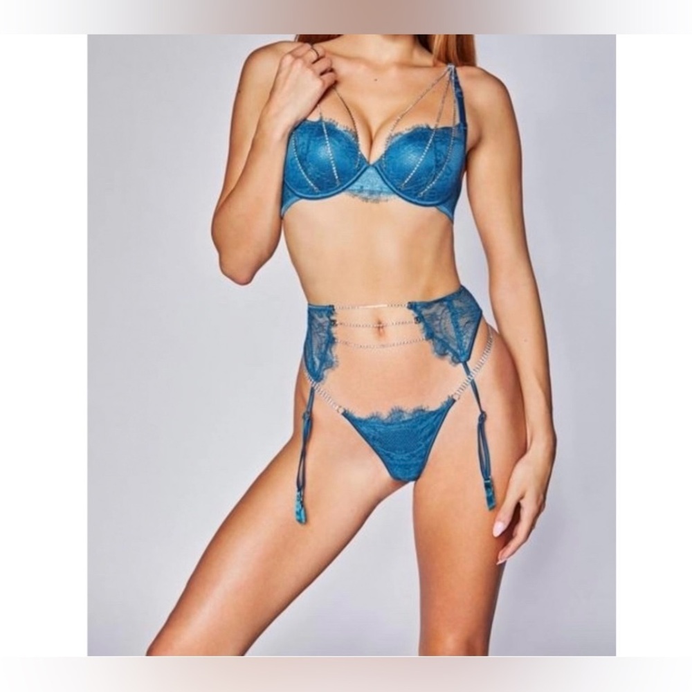 Meshki Electra Blue Lace Crystal push up and a matching thong!